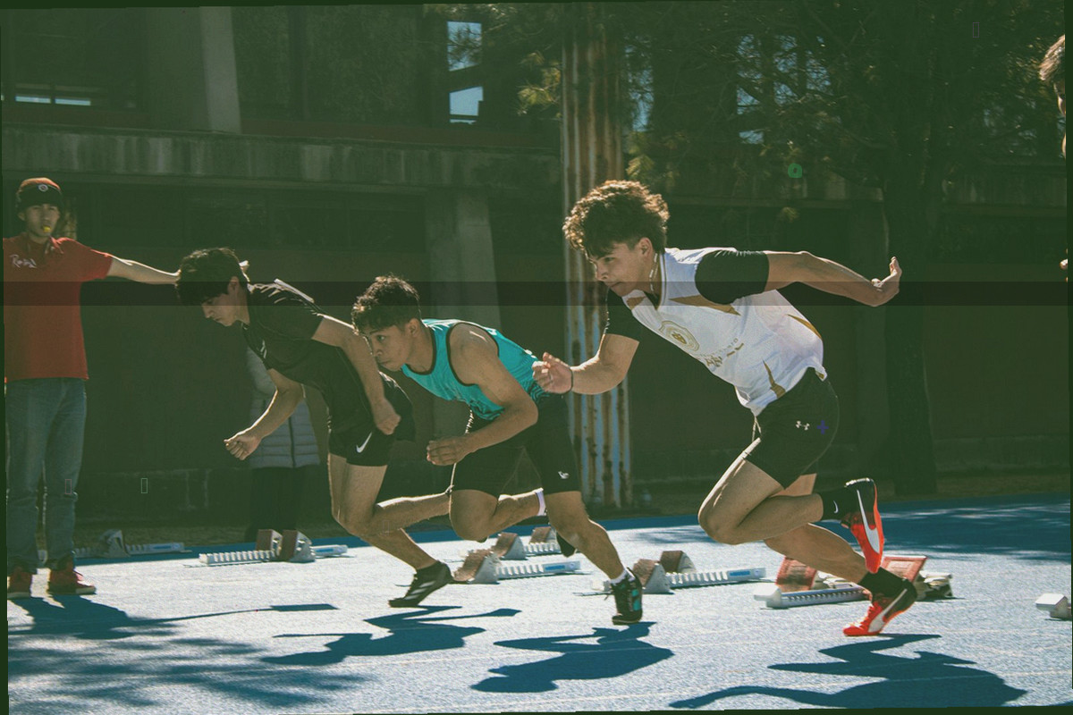 深色画面中抽象轨迹线与数据柱交错排列